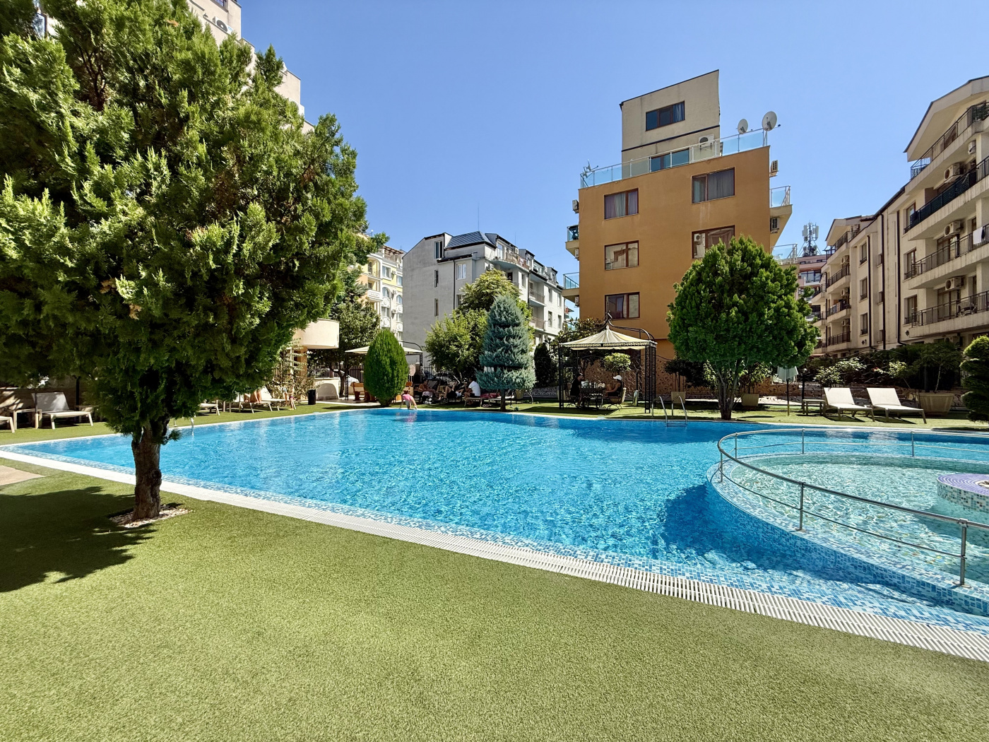 Emerald Paradise Aparthotel